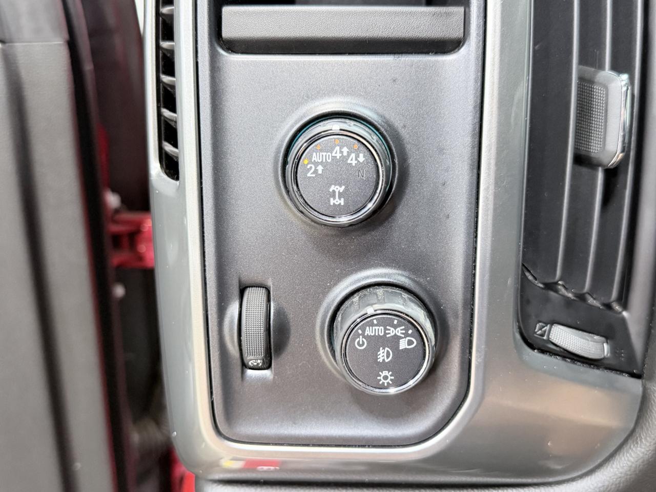 Chevrolet Silverado 1500 4WD Crew Cab 143.5" LT w/2LT 2018