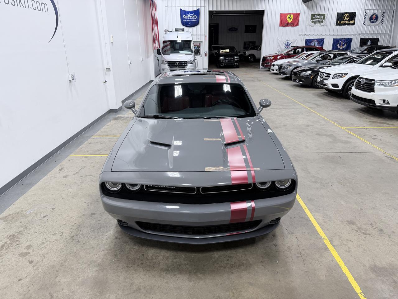 Dodge Challenger SXT RWD 2019