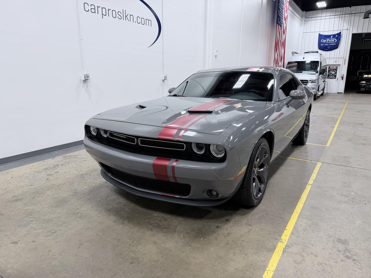 Dodge Challenger SXT RWD 2019