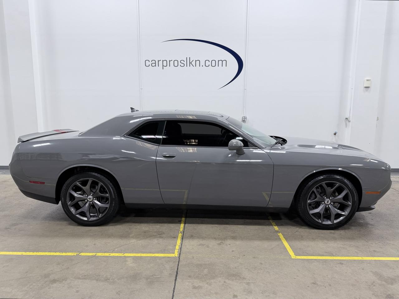 Dodge Challenger SXT RWD 2019