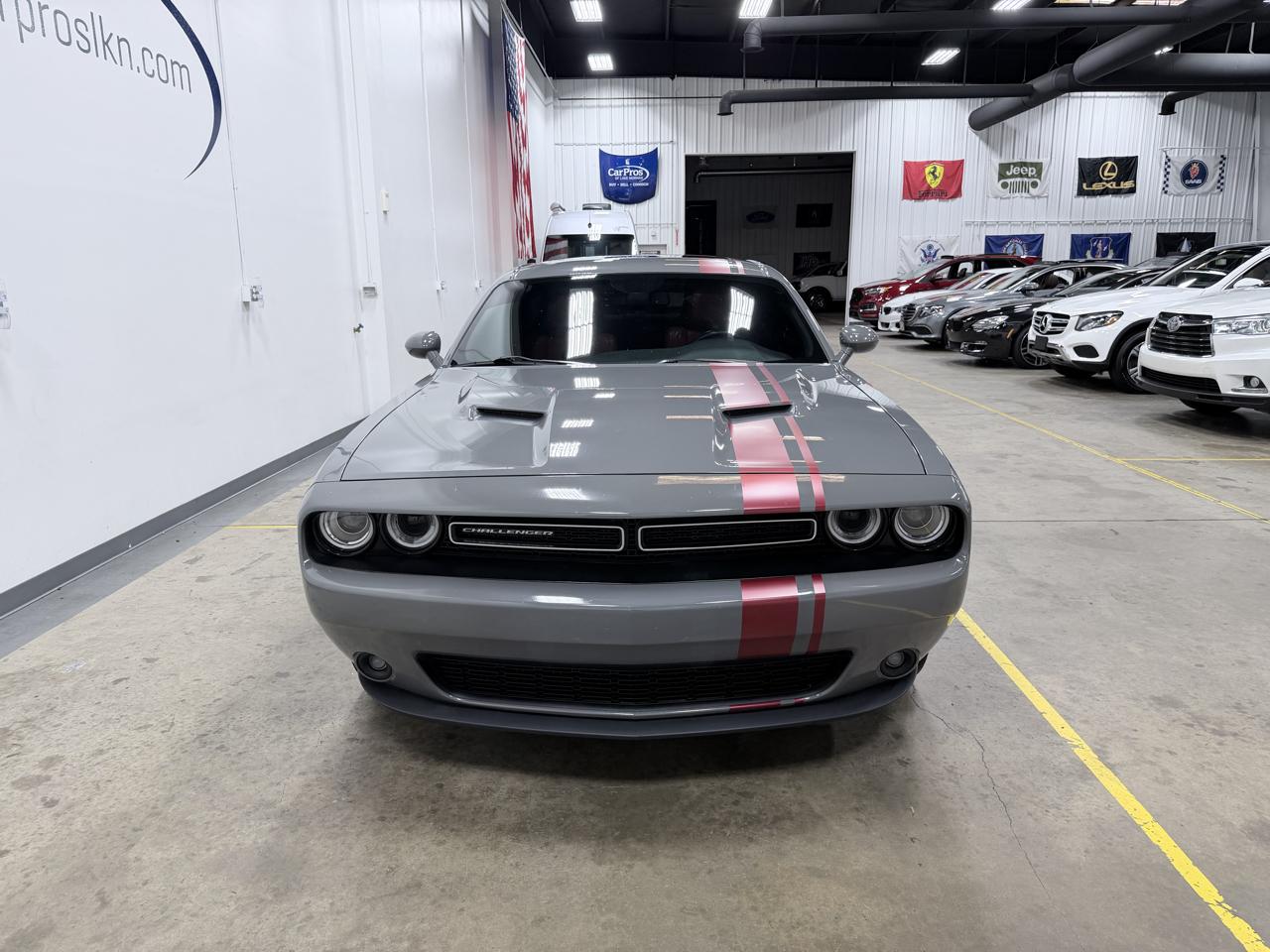 Dodge Challenger SXT RWD 2019