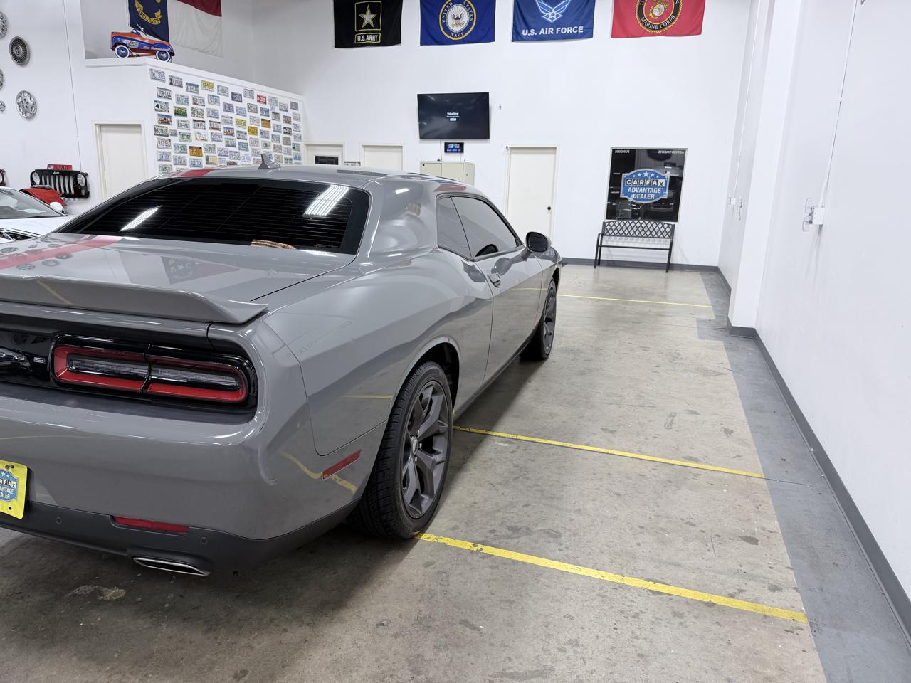 Dodge Challenger SXT RWD 2019