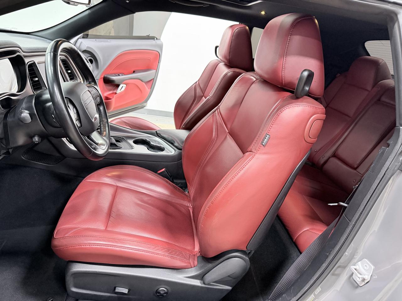 Dodge Challenger SXT RWD 2019