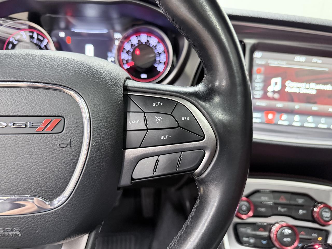 Dodge Challenger SXT RWD 2019