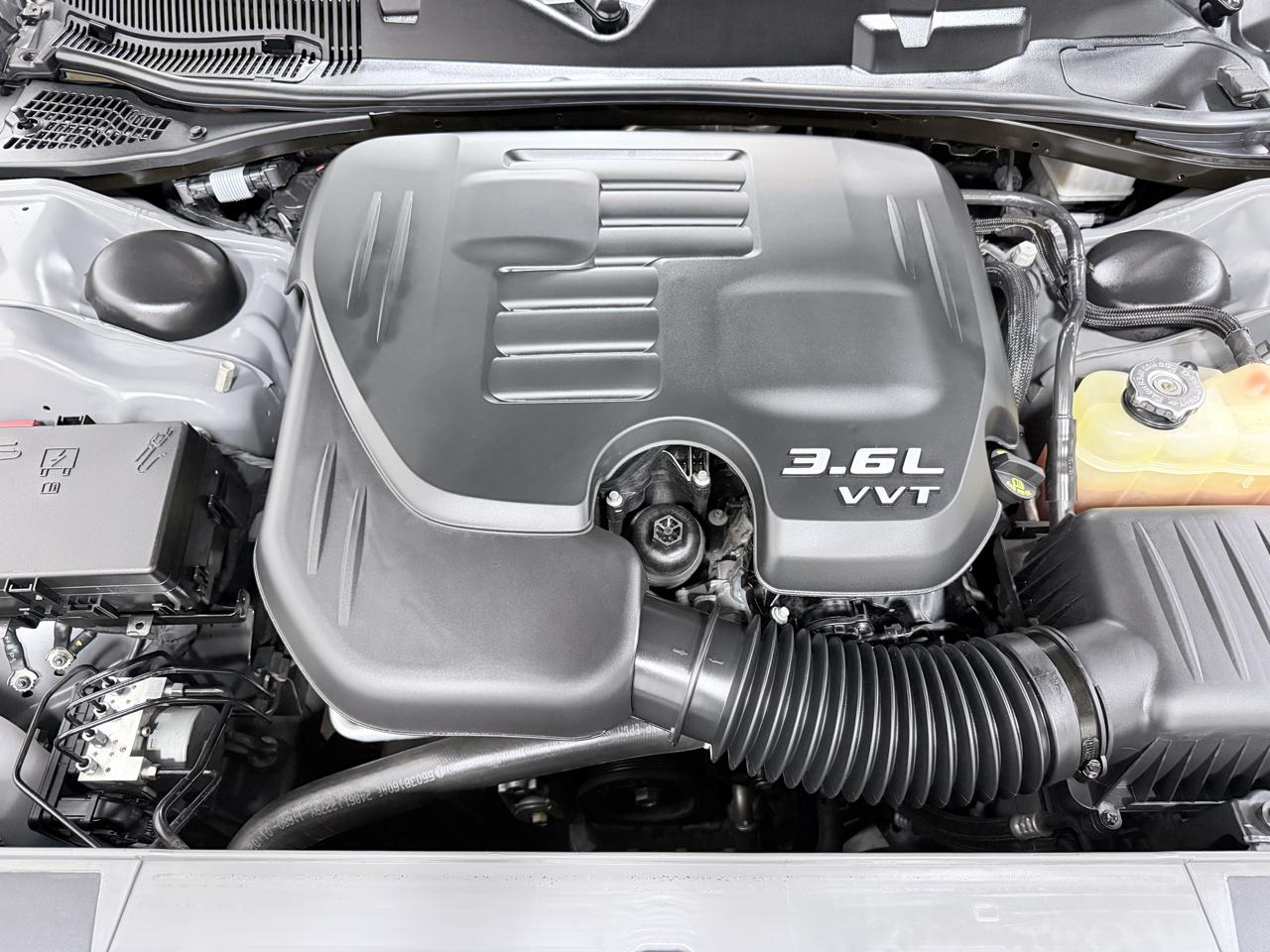 Dodge Challenger SXT RWD 2019