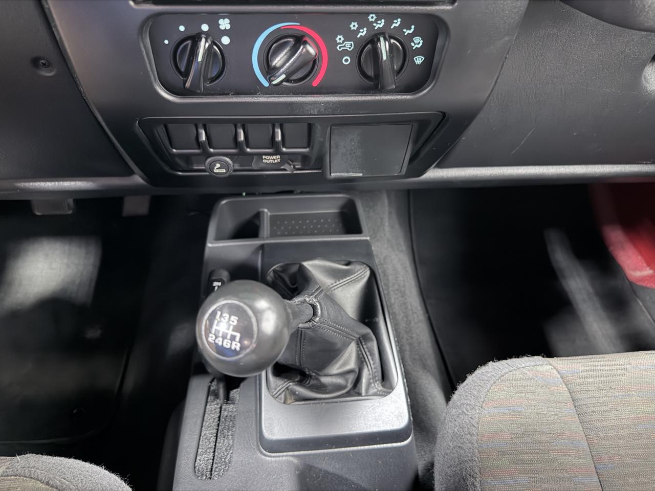 Jeep Wrangler 2dr Unlimited LWB 2005