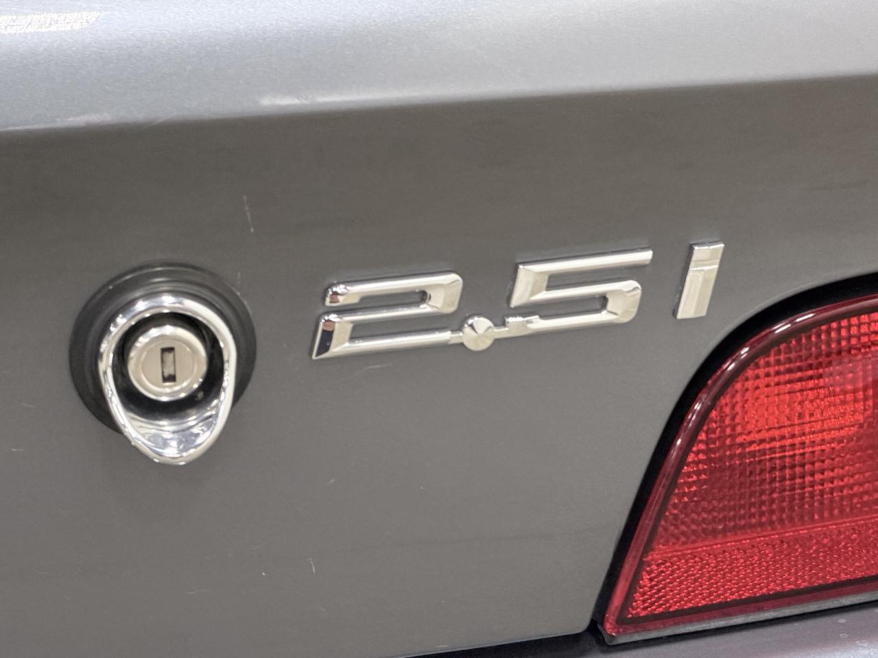 BMW Z3 Z3 2dr Roadster 2.5i 2001