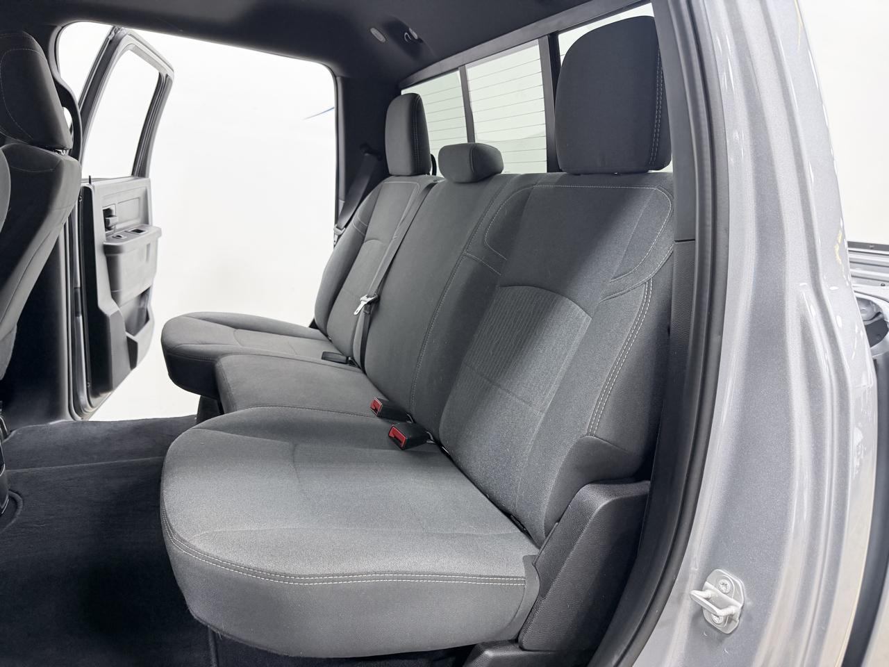 RAM 2500 Tradesman 4x4 Crew Cab 6'4" Box 2024