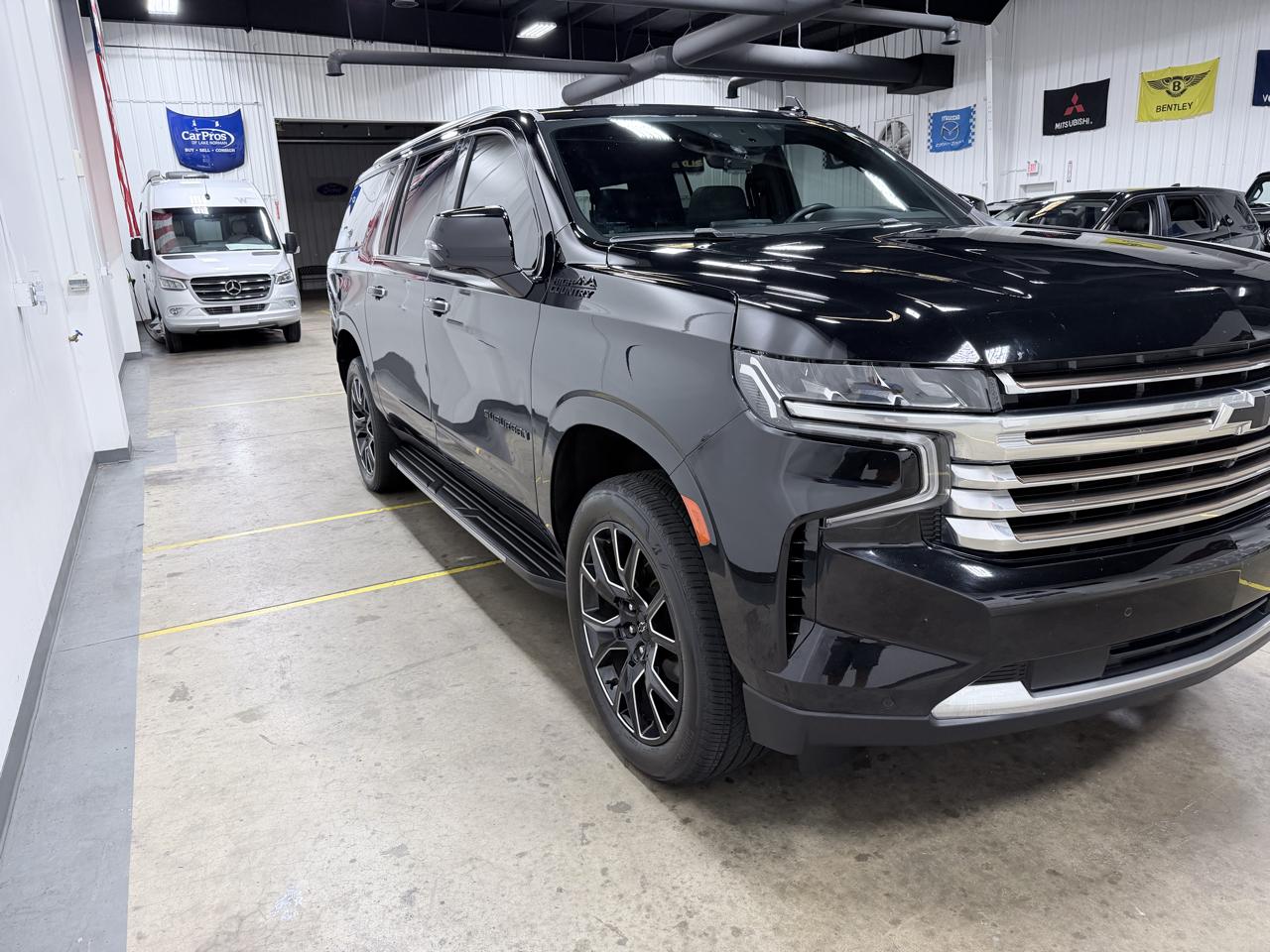 Chevrolet Suburban 4WD 4dr High Country 2023