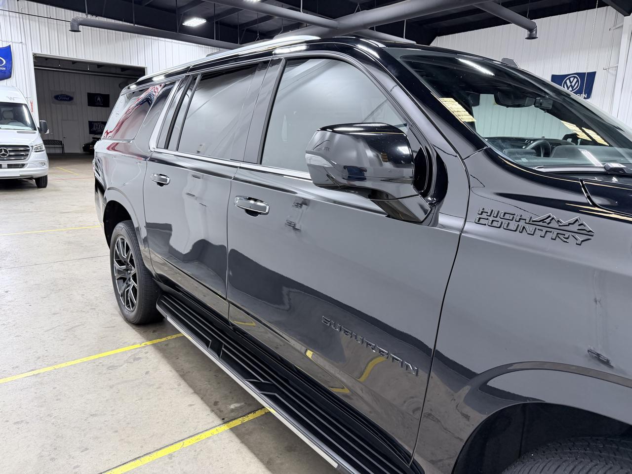 Chevrolet Suburban 4WD 4dr High Country 2023