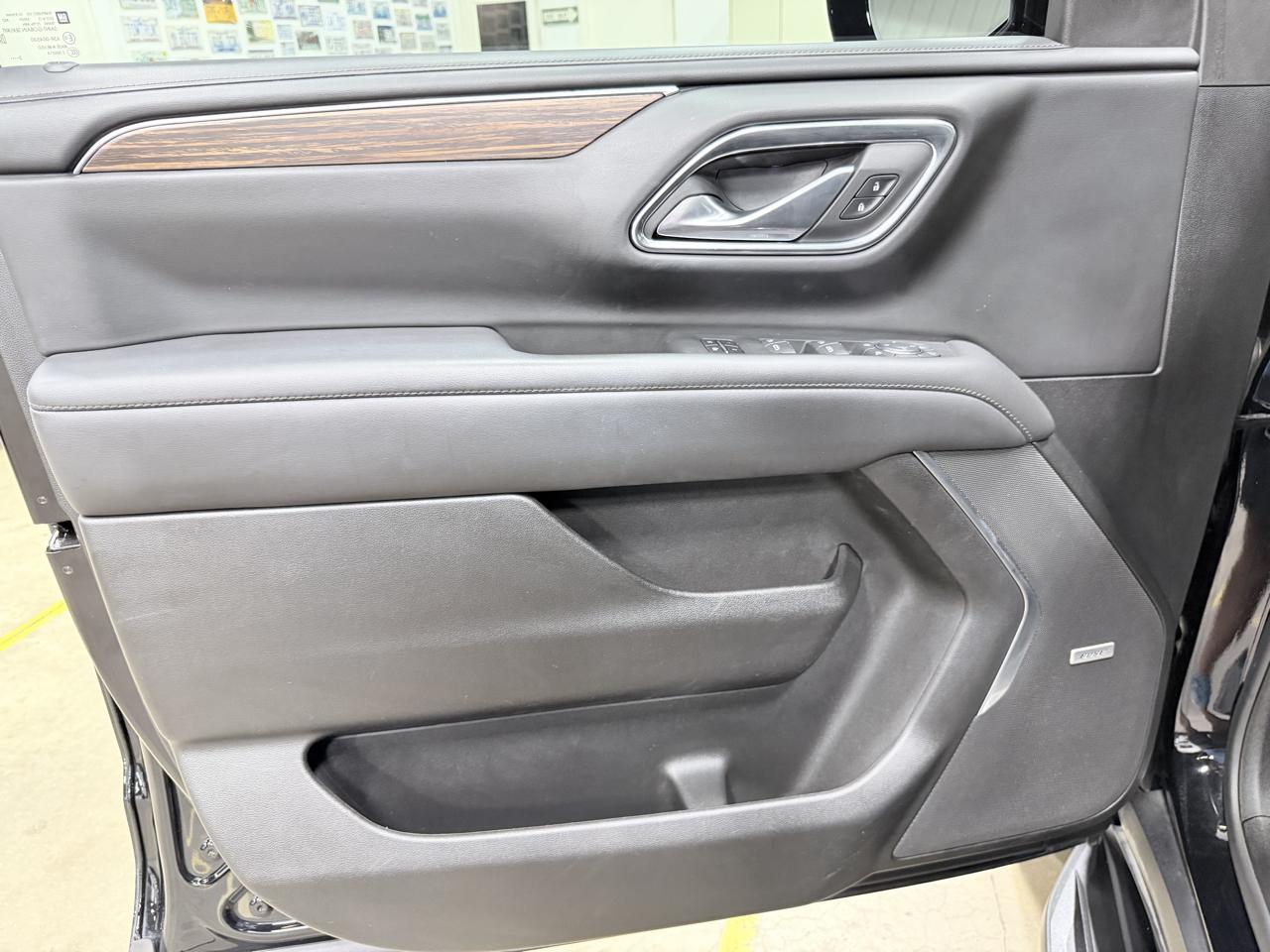 Chevrolet Suburban 4WD 4dr High Country 2023
