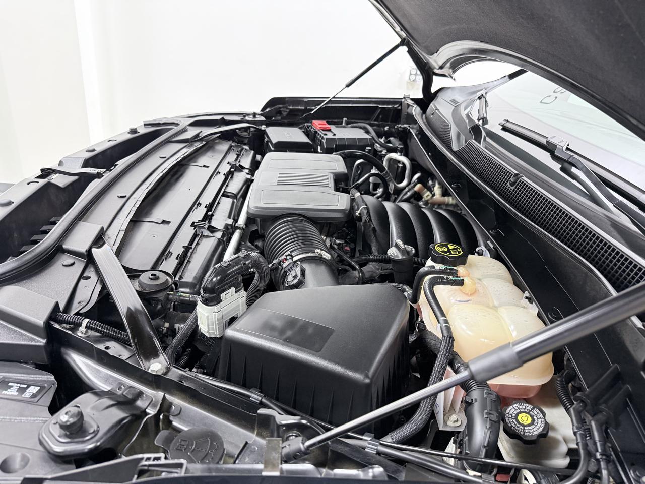 Chevrolet Suburban 4WD 4dr High Country 2023