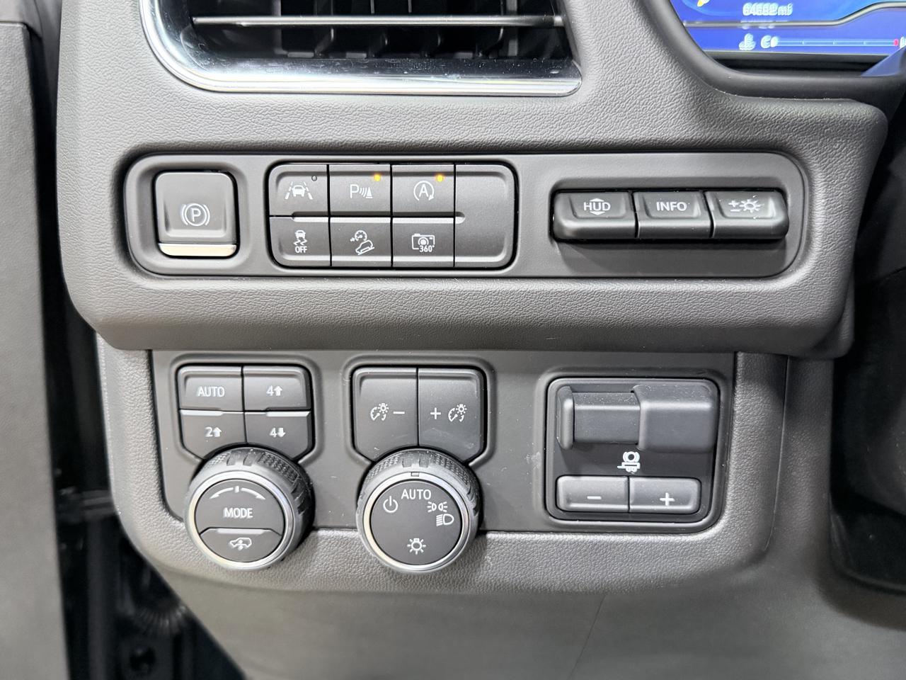 Chevrolet Suburban 4WD 4dr High Country 2023