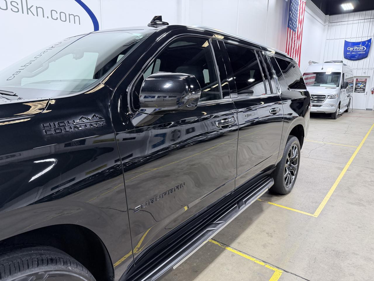 Chevrolet Suburban 4WD 4dr High Country 2023