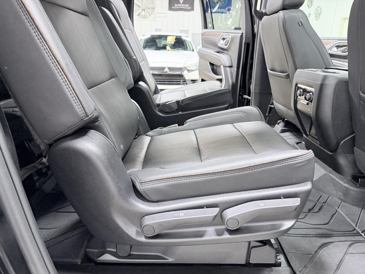 Chevrolet Suburban 4WD 4dr High Country 2023
