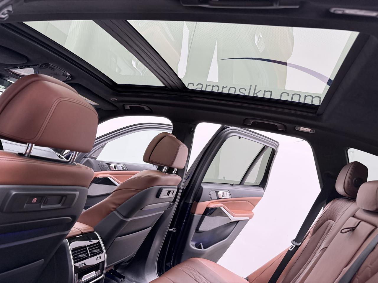 BMW X5 M50i Sports Activity Vehicle 2021