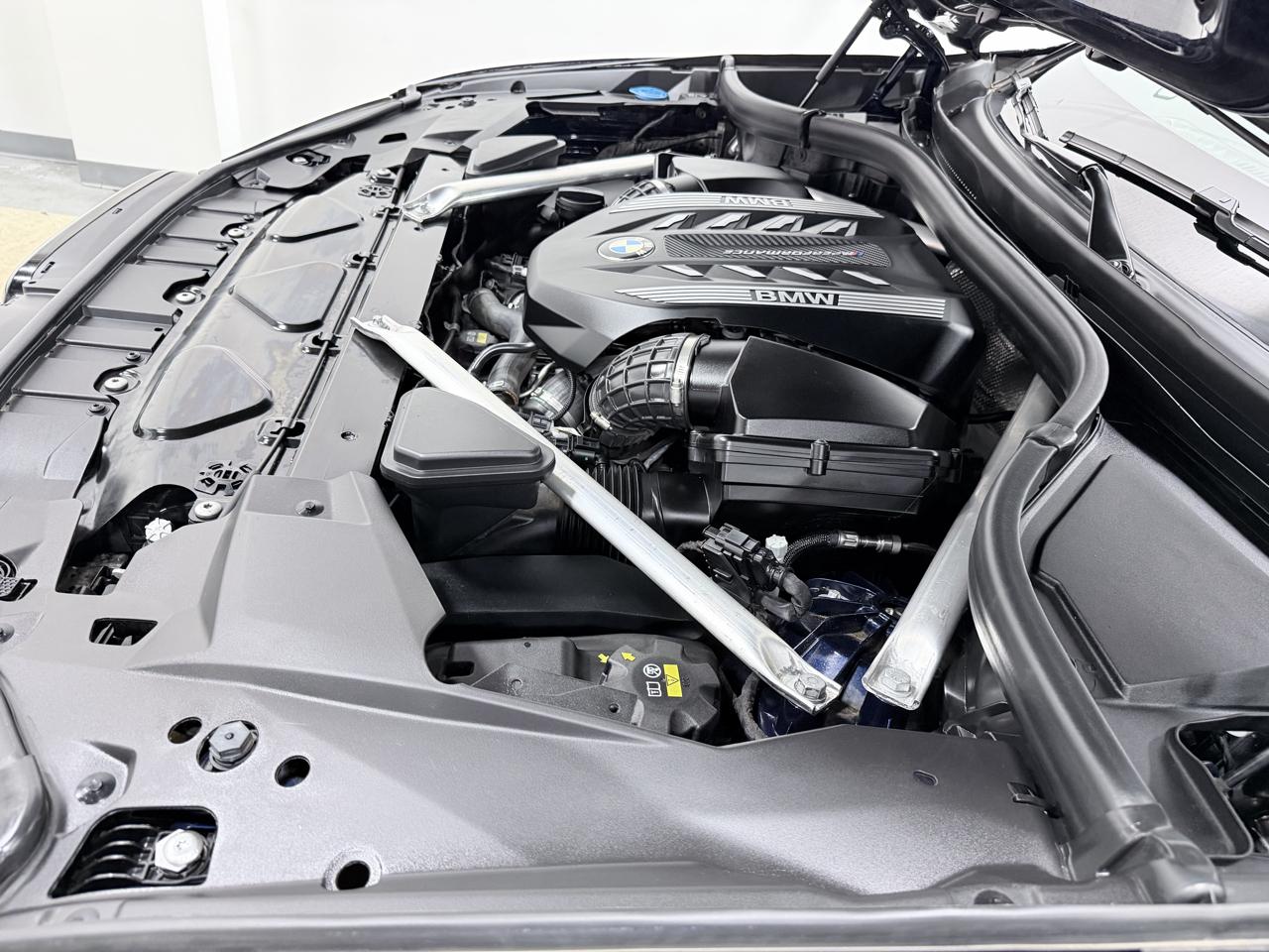 BMW X5 M50i Sports Activity Vehicle 2021