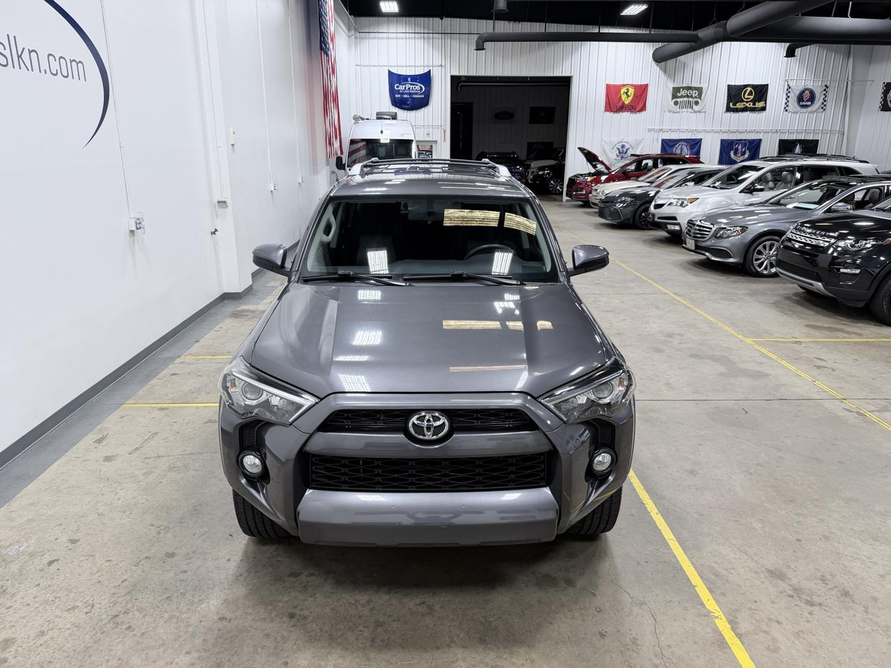 Toyota 4Runner SR5 Premium 2WD (Natl) 2017