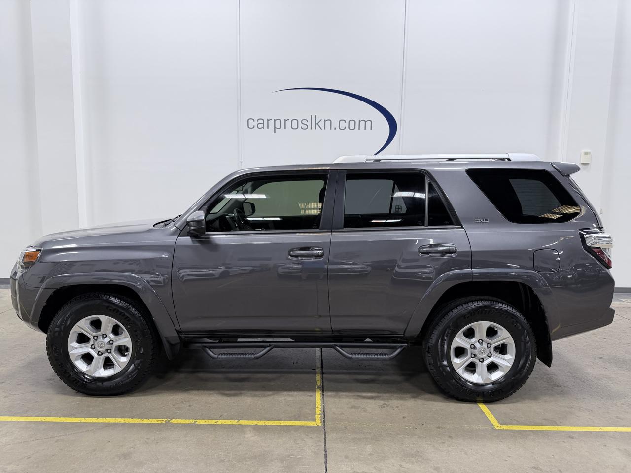 Toyota 4Runner SR5 Premium 2WD (Natl) 2017