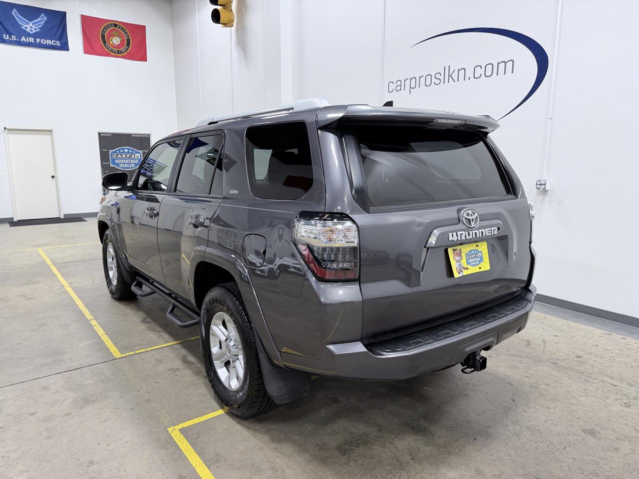 Toyota 4Runner SR5 Premium 2WD (Natl) 2017