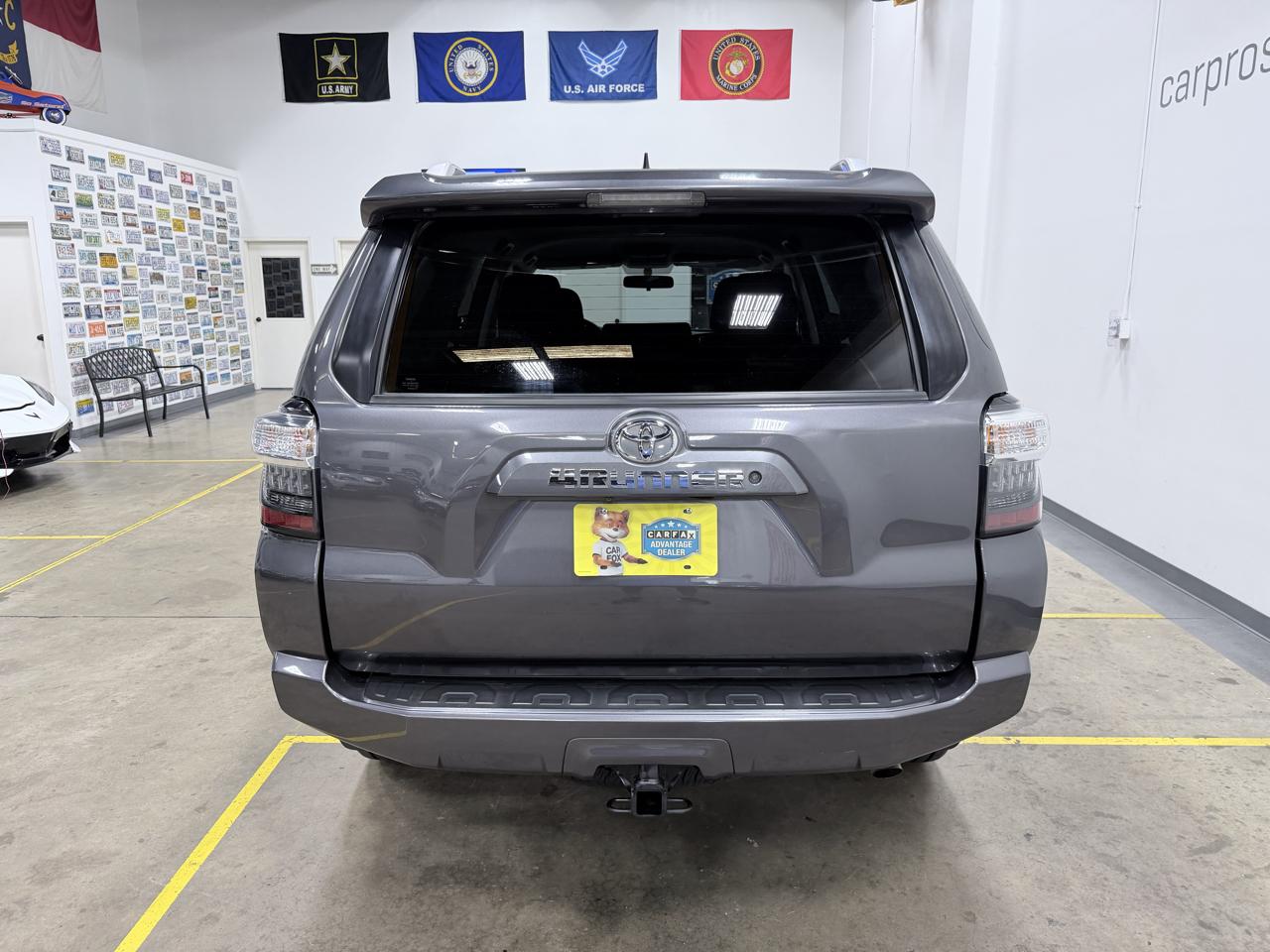 Toyota 4Runner SR5 Premium 2WD (Natl) 2017