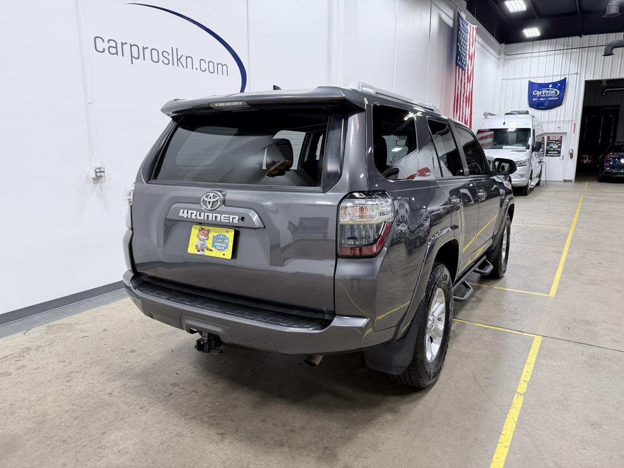 Toyota 4Runner SR5 Premium 2WD (Natl) 2017