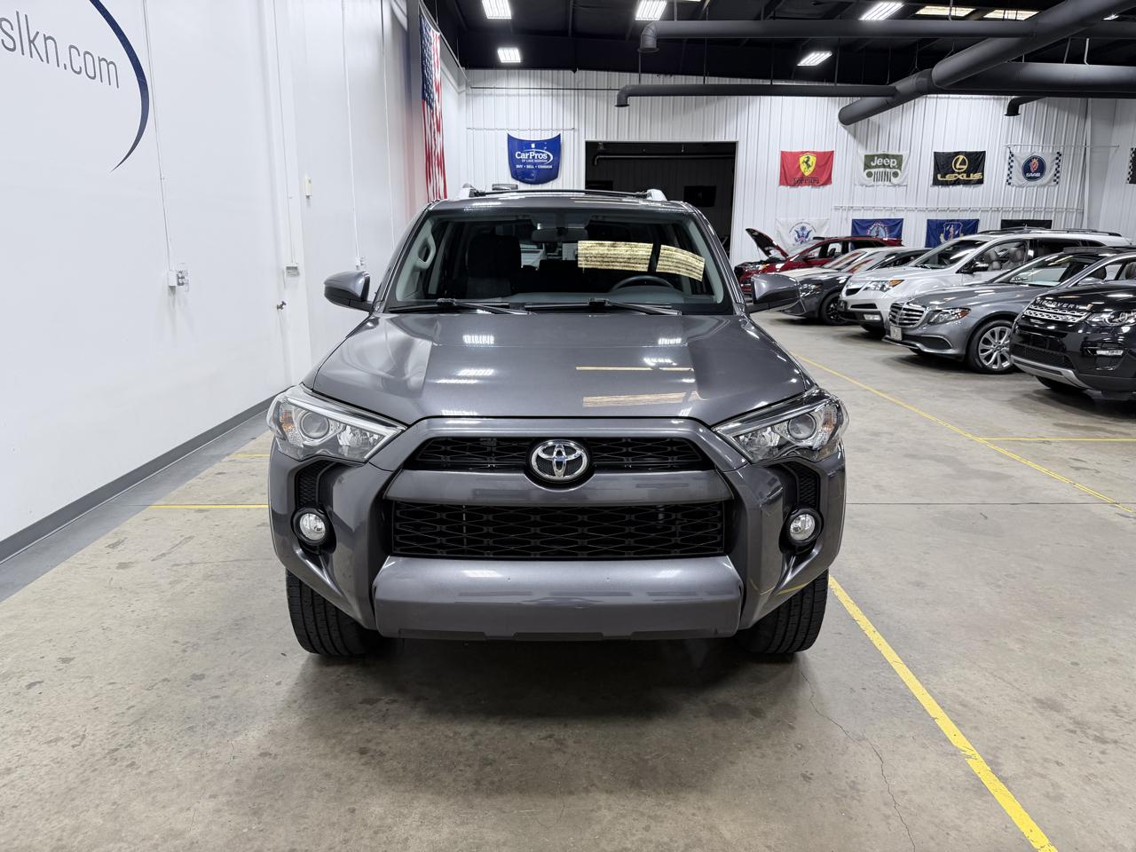 Toyota 4Runner SR5 Premium 2WD (Natl) 2017