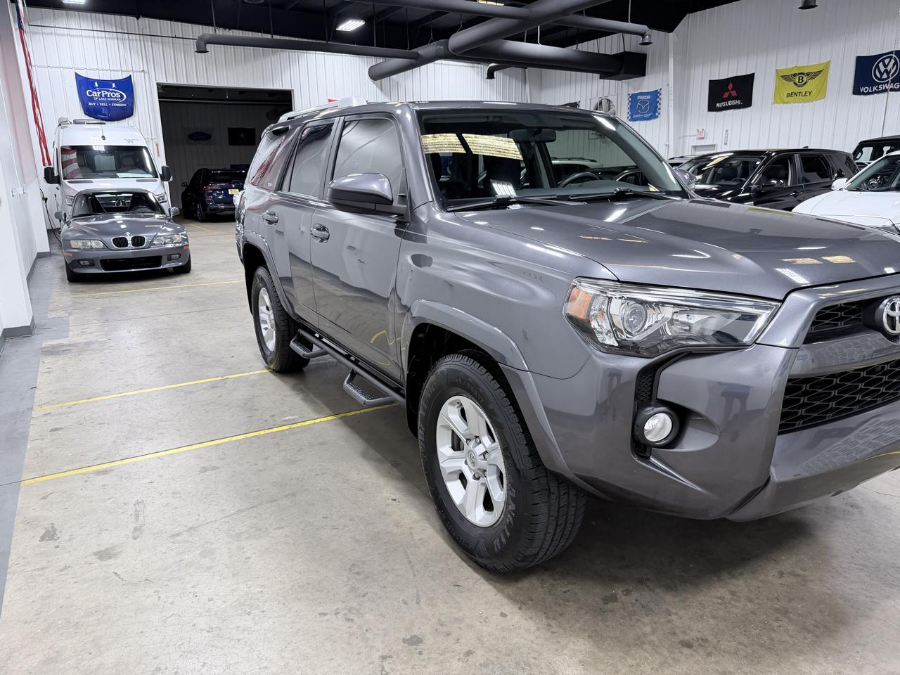 Toyota 4Runner SR5 Premium 2WD (Natl) 2017