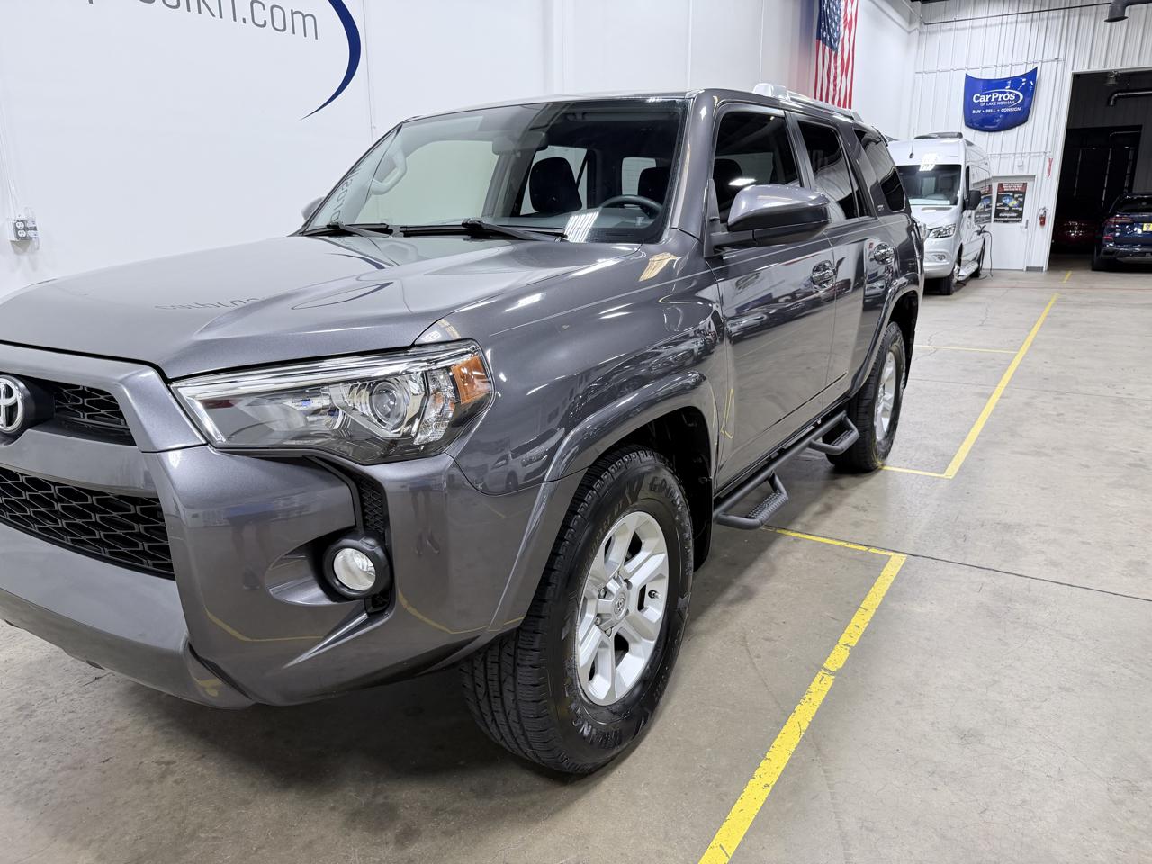 Toyota 4Runner SR5 Premium 2WD (Natl) 2017