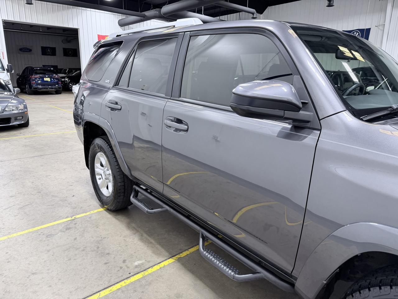 Toyota 4Runner SR5 Premium 2WD (Natl) 2017