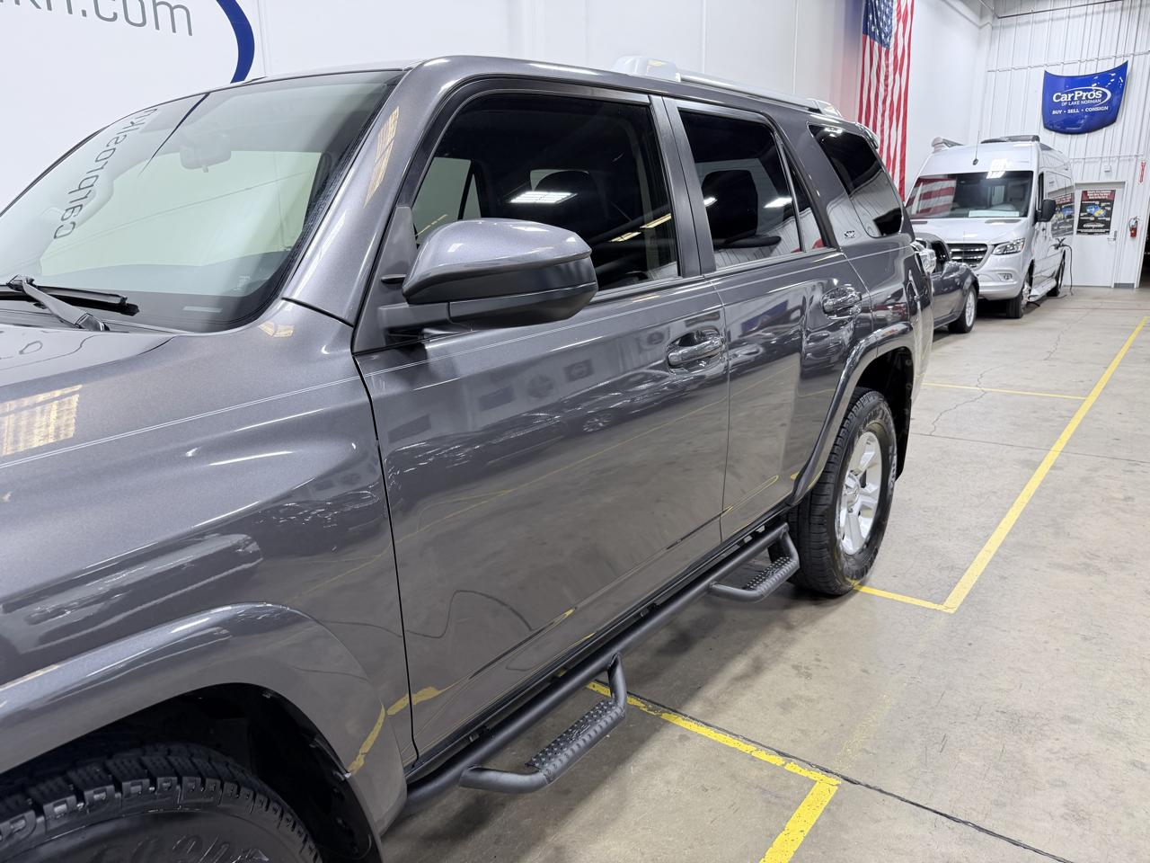 Toyota 4Runner SR5 Premium 2WD (Natl) 2017