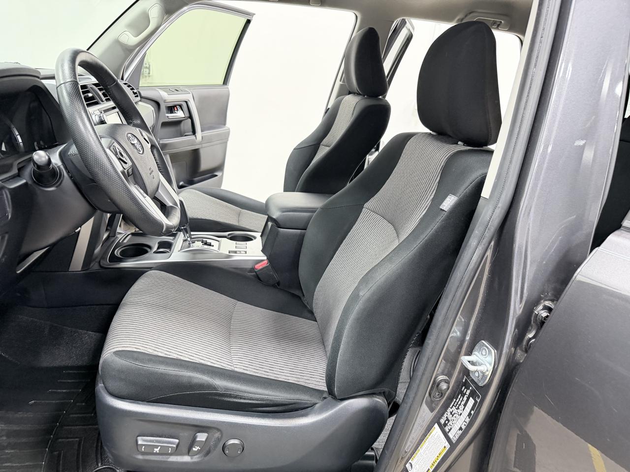 Toyota 4Runner SR5 Premium 2WD (Natl) 2017