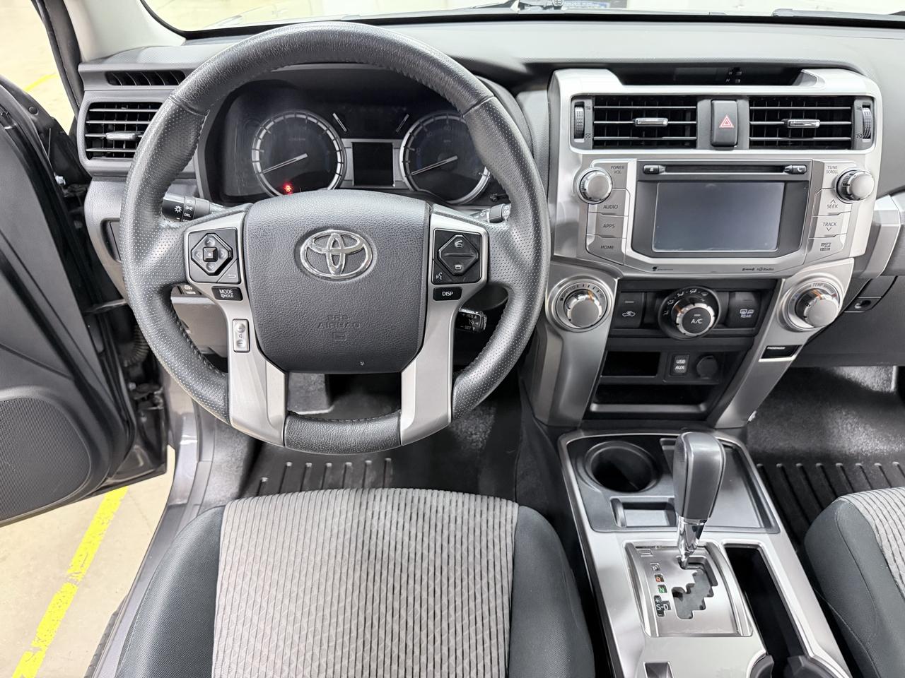 Toyota 4Runner SR5 Premium 2WD (Natl) 2017