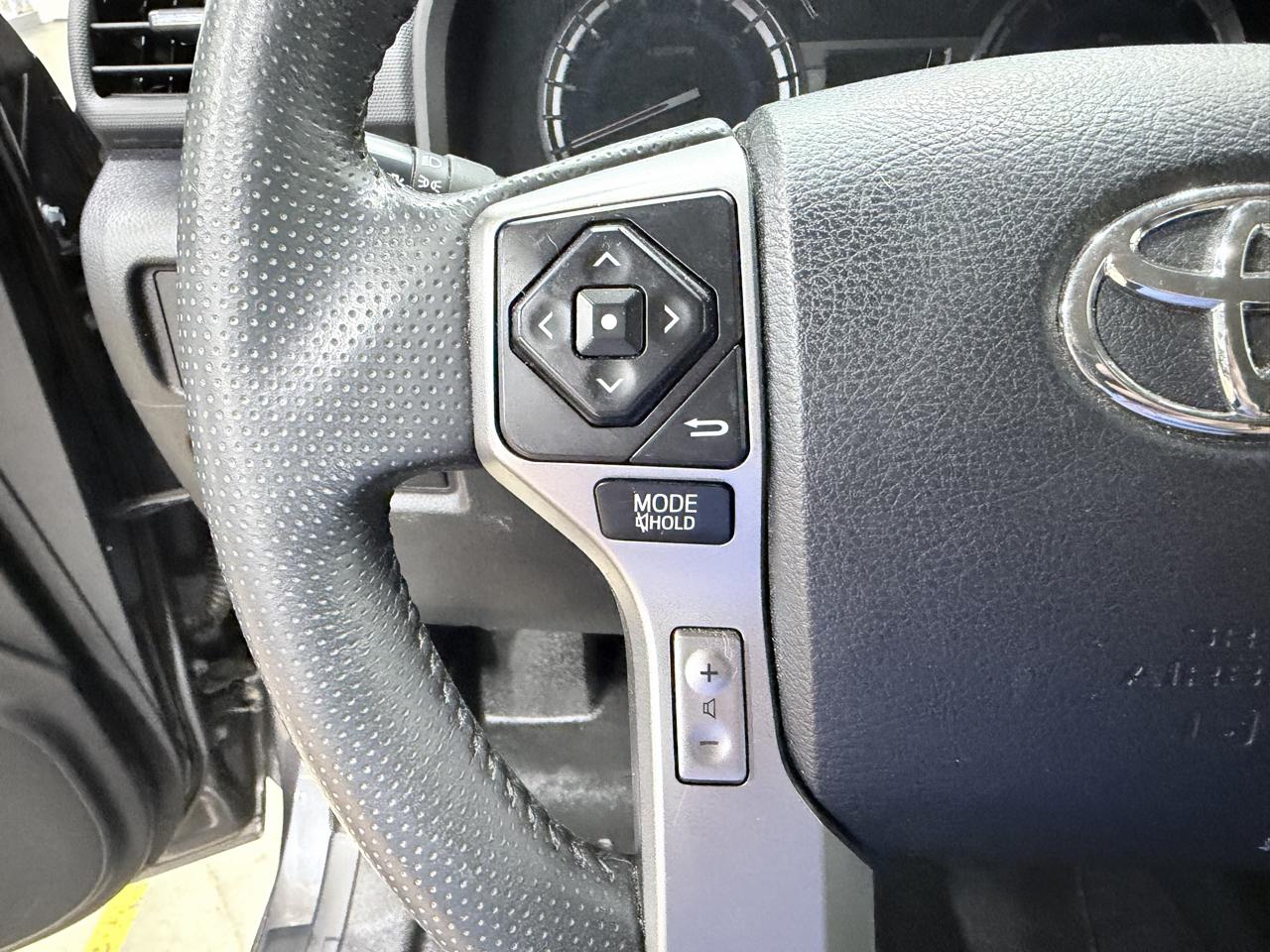 Toyota 4Runner SR5 Premium 2WD (Natl) 2017