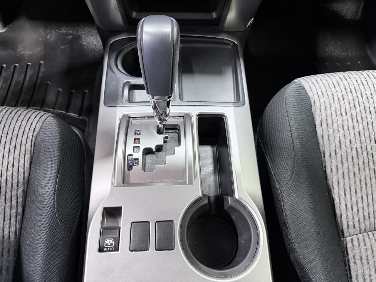 Toyota 4Runner SR5 Premium 2WD (Natl) 2017