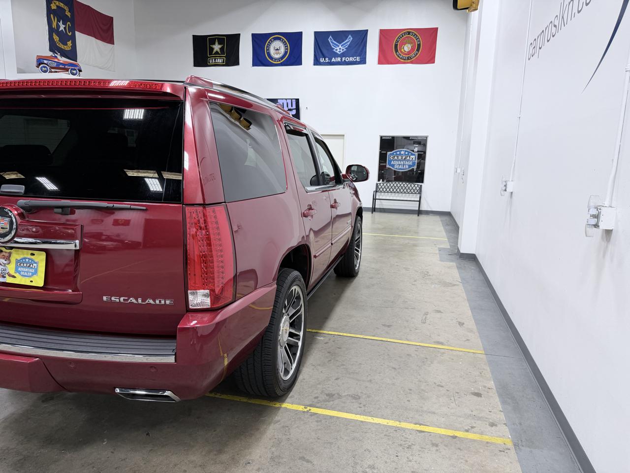 Cadillac Escalade AWD 4dr Premium 2013