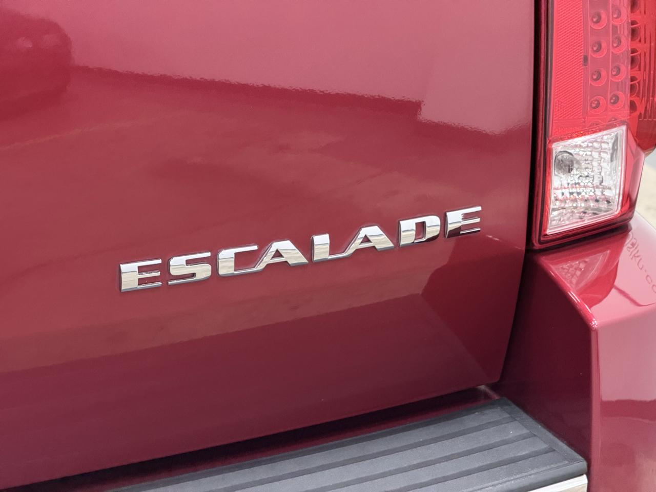 Cadillac Escalade AWD 4dr Premium 2013