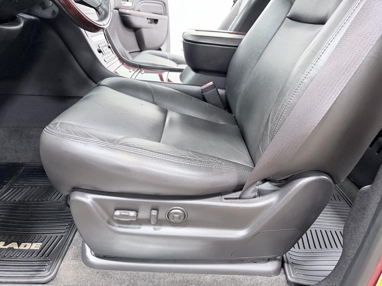 Cadillac Escalade AWD 4dr Premium 2013