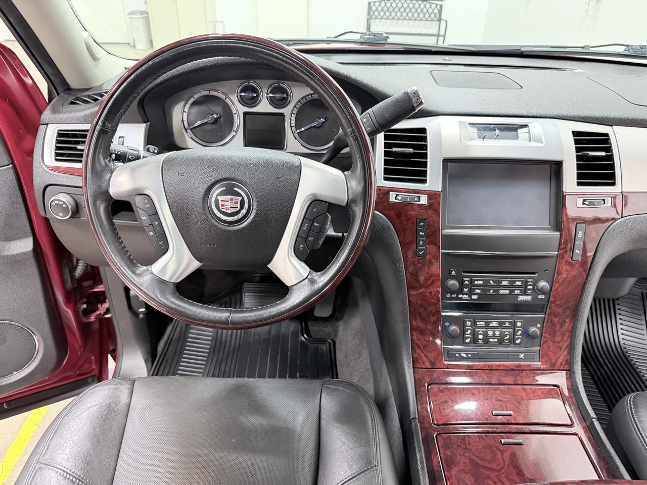 Cadillac Escalade AWD 4dr Premium 2013