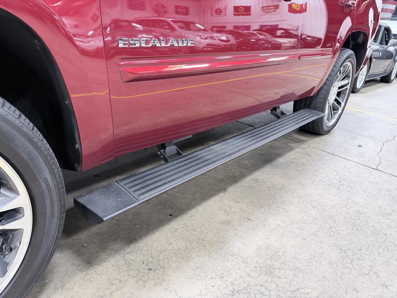 Cadillac Escalade AWD 4dr Premium 2013
