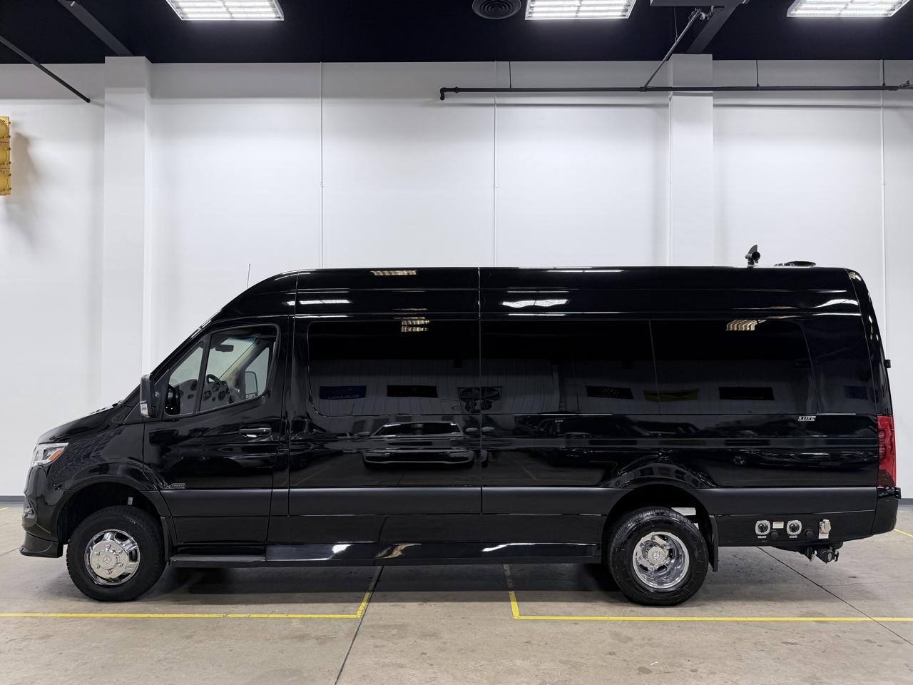 Mercedes-Benz Sprinter Passenger Van  2023