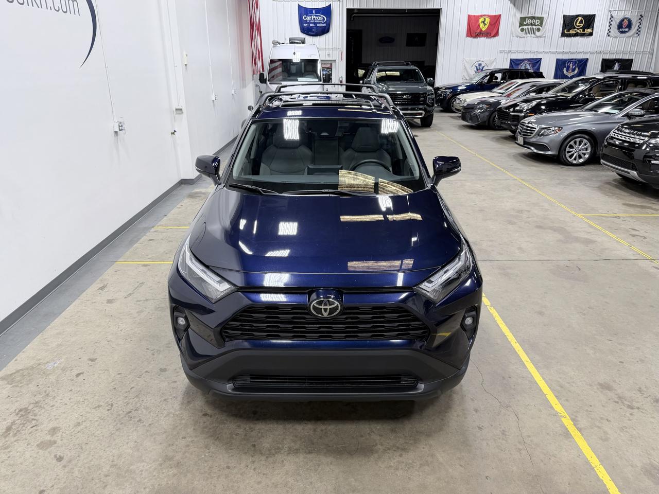 Toyota RAV4 XLE Premium FWD (Natl) 2025