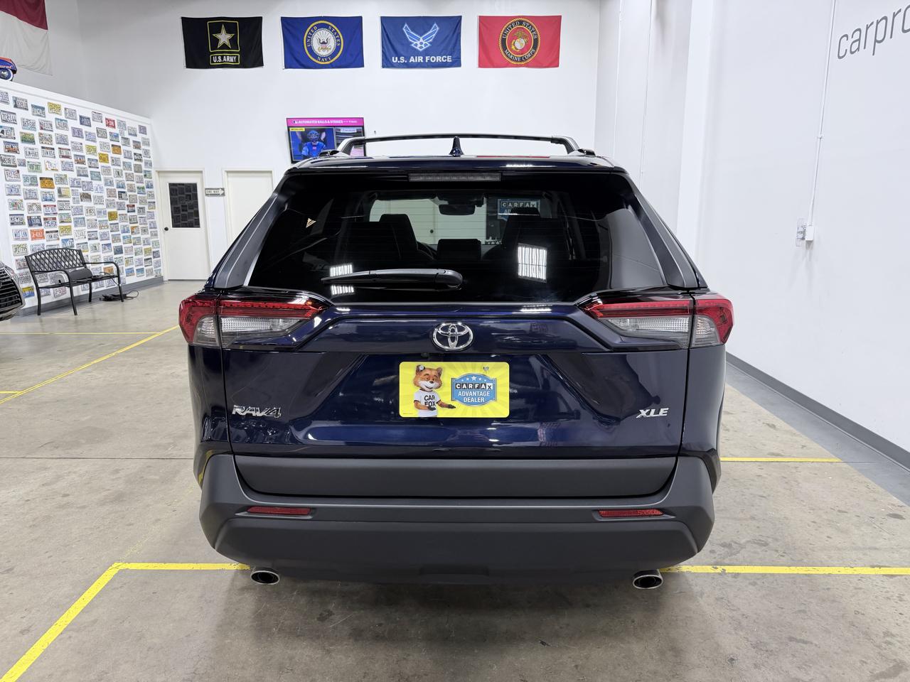 Toyota RAV4 XLE Premium FWD (Natl) 2025