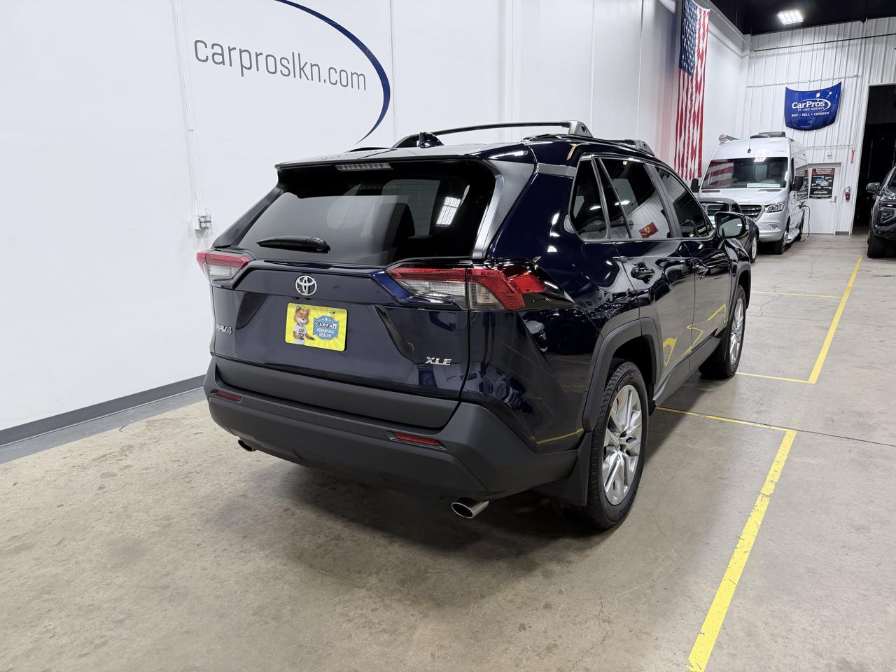 Toyota RAV4 XLE Premium FWD (Natl) 2025