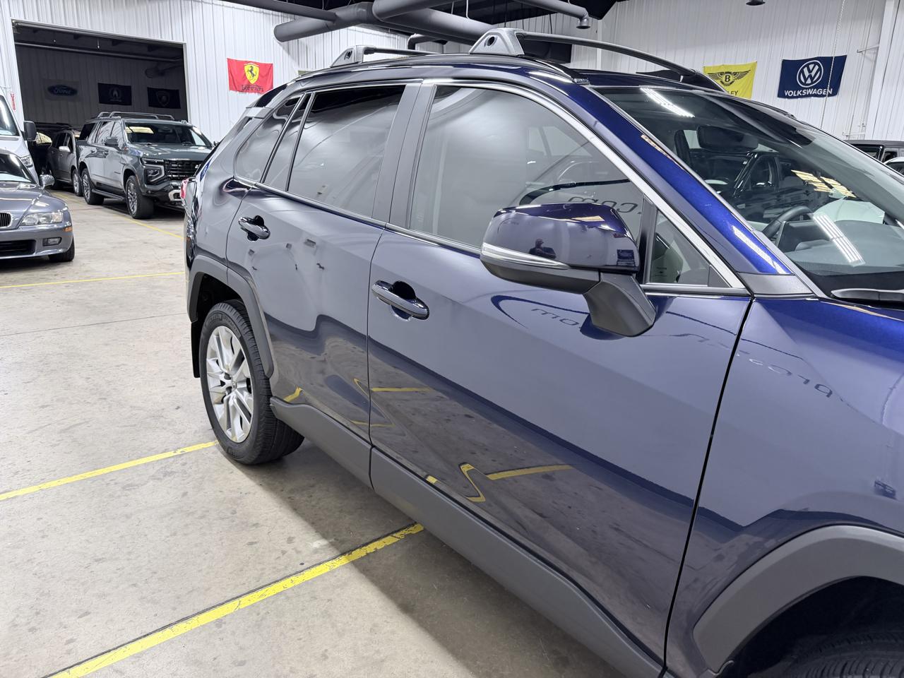 Toyota RAV4 XLE Premium FWD (Natl) 2025