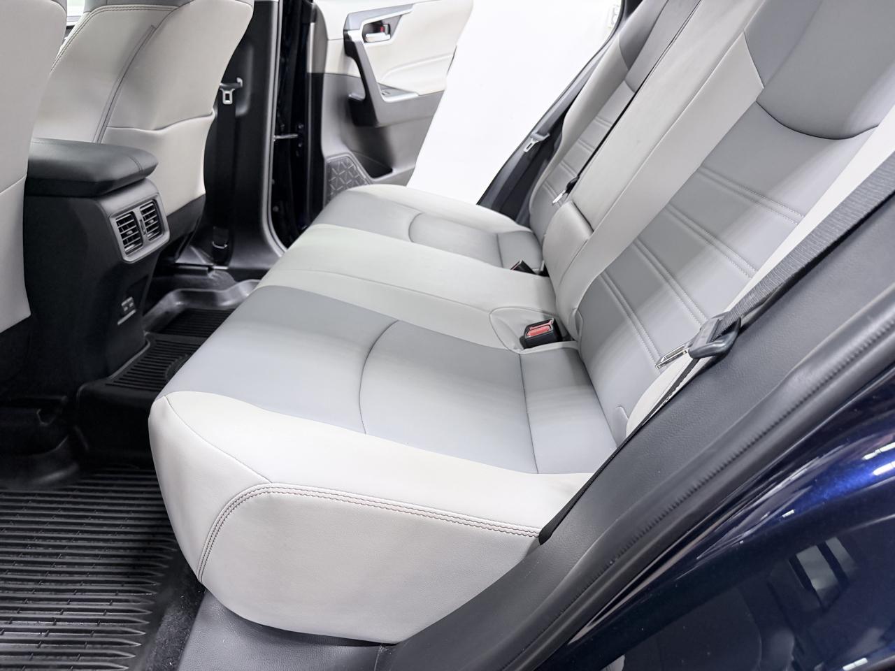 Toyota RAV4 XLE Premium FWD (Natl) 2025