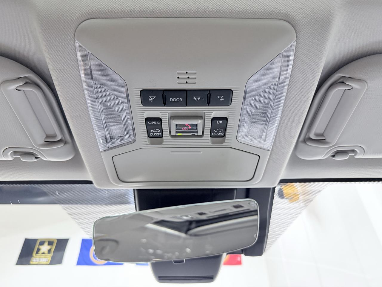 Toyota RAV4 XLE Premium FWD (Natl) 2025