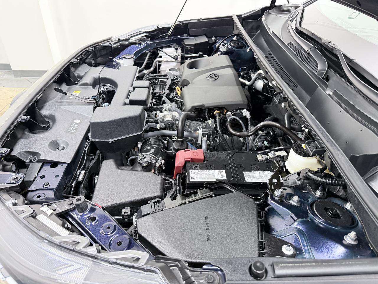 Toyota RAV4 XLE Premium FWD (Natl) 2025