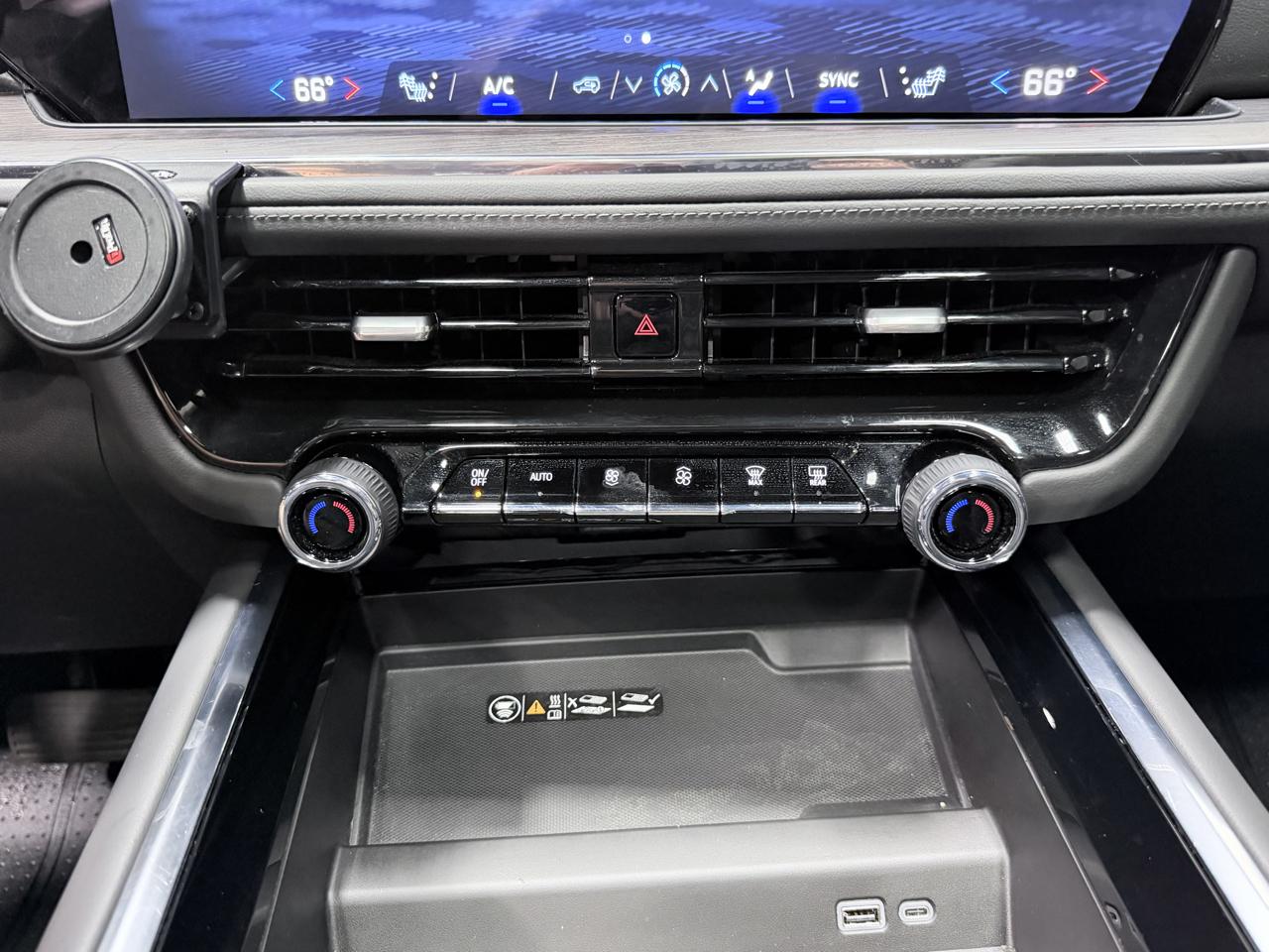 Chevrolet Suburban 4WD 4dr Z71 2025