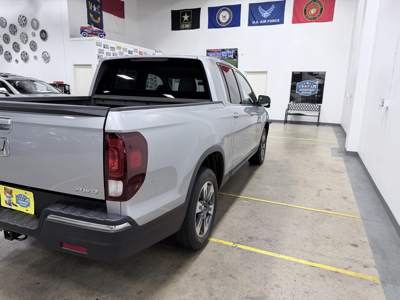 Honda Ridgeline RTL-T 4x4 Crew Cab 5.3' Bed 2017